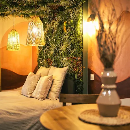 Desert Rose Jacuzzi Situe A 5 Min Du Centre De Stationnement Privee Sur Demande アパート